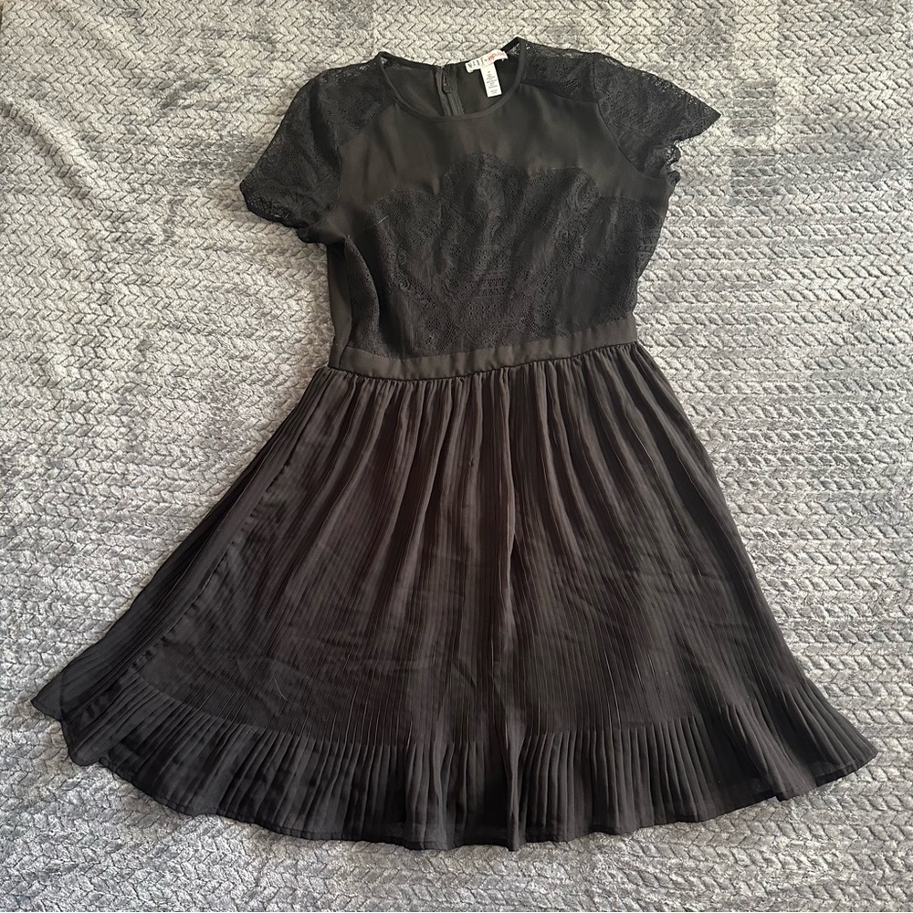 Black Fit and Flare Midi Ruffle Dress Cap Lace Sleeve Sz Medium Made for Impulse